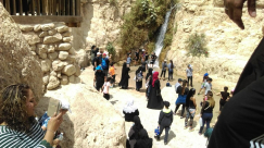 رحلة مشتركة للاهالي والطلاب في مشروع التعليم إلى القمم إلى البحر الميت 